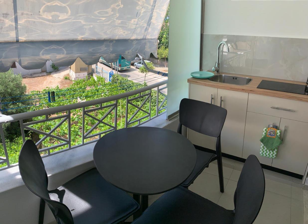 Kekezis Apartments Sarandë エクステリア 写真
