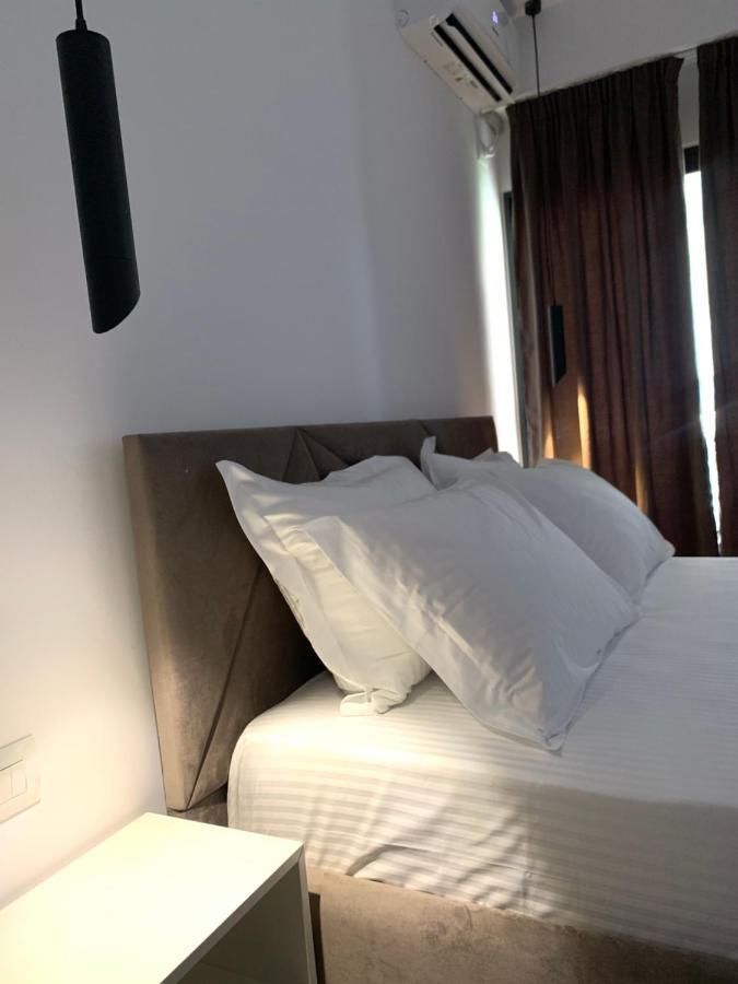 Kekezis Apartments Sarandë エクステリア 写真