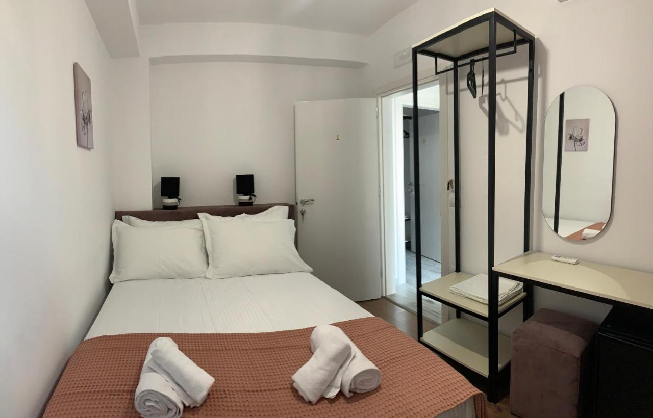 Kekezis Apartments Sarandë エクステリア 写真