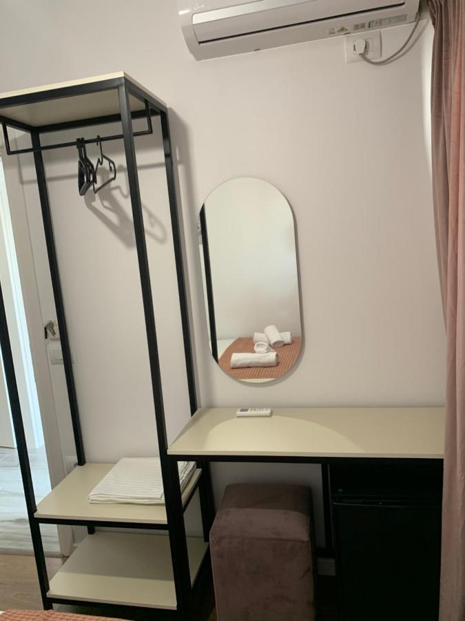 Kekezis Apartments Sarandë エクステリア 写真
