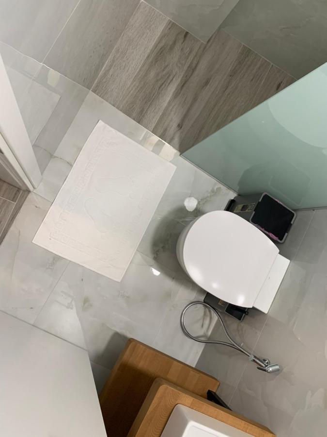 Kekezis Apartments Sarandë エクステリア 写真